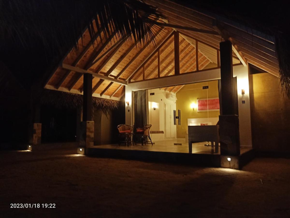 Blue Waves Kite Surfing Beach Resort Kalpitiya Exterior foto
